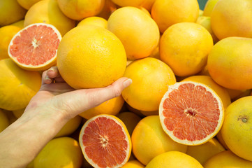 Choosing grapefruit