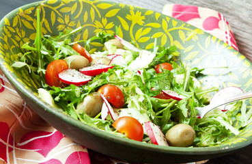 Arugula Salad with Tomatoes and Radish