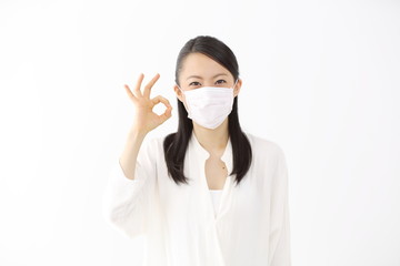 マスクをした女性