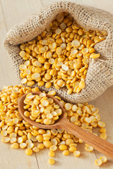 dried peas in hessian bag