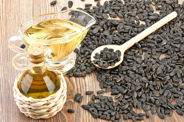 Fototapeta premium sunflower seeds and oill