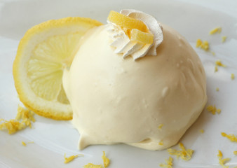 Lemon delight ( delizia al limone ) sponge cake - 64157738