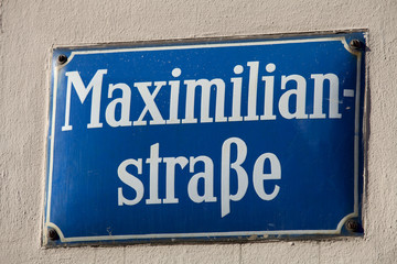 Maximilianstraße München, Straßenschild