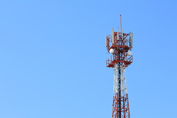 communication antenna and telecommunication radio antenna