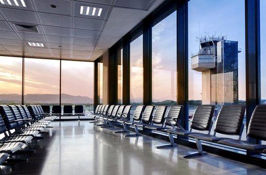 Empty Departure Lounge Tower – Flughafen Abflughalle leer