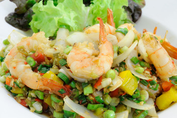 Hot and sour, grilled shirmp salad