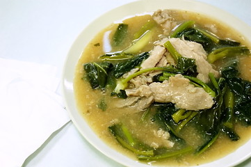 Thin rice noodles with pork in thick gravy