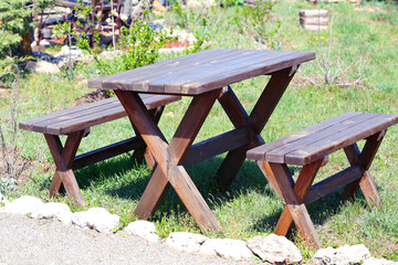 Empty picnic table