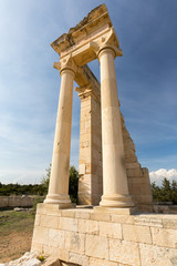 Colonne et temple à Chypre