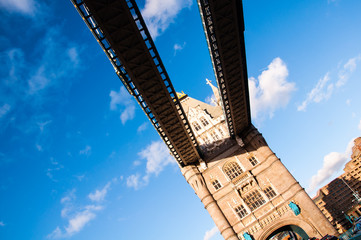 Fototapeta na wymiar london's tower bridge