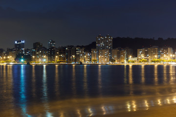 Fototapeta premium Night view Beach Icarai Niteroi