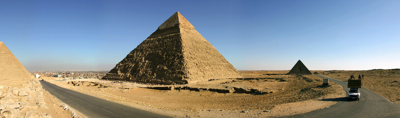 Fototapeta na wymiar Panorama of the pyramids of Giza