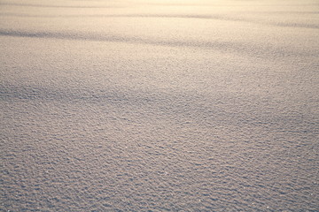 schneedecke glatt im winter