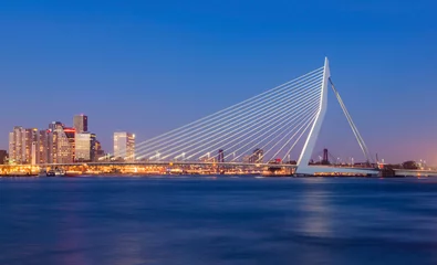 Fototapete Erasmusbrücke Erasmus-Brücke bei Dämmerung, Rotterdam, Niederlande