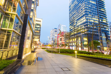 Obraz premium night scene of modern city