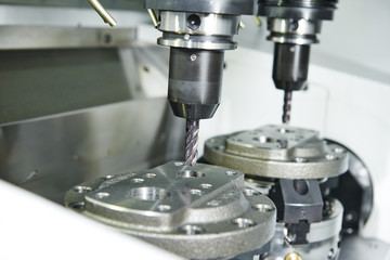 process of metal machining by mill