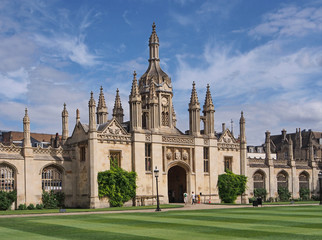 Fototapeta na wymiar Kings College, Cambridge University, Anglia, Gothic Gatehouse