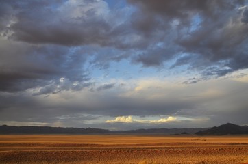 Fototapeta premium Wolkenstimmung in den Tirasbergen