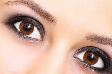 brown eye