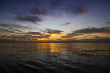 Fototapeta premium Colour sunset in Pacific ocean