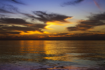 Fototapeta premium Colour sunset in Pacific ocean