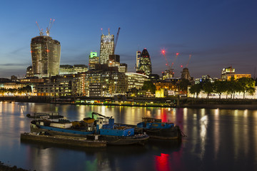 Naklejka premium City of London and Thames River At Night
