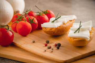 Bread with cottage