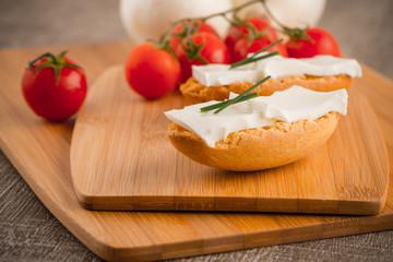 Bread with cottage