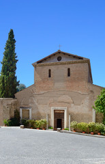Fototapeta na wymiar Tivoli - Chiesa di San Pietro alla Carità