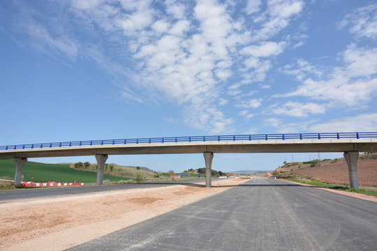 carretera de nueva construccion en obras