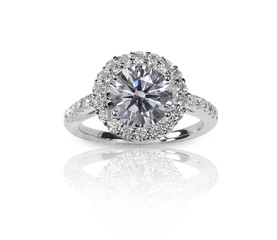 Beautiful diamond wedding engagment band ring solitaire with mul