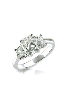 Beautiful diamond wedding engagment band ring solitaire with mul