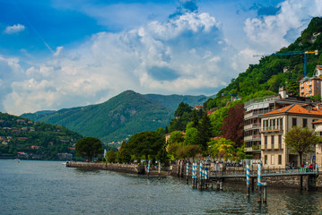 Fototapeta na wymiar Jezioro Como, Włochy, port, molo