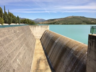 Aliviadero de pantano