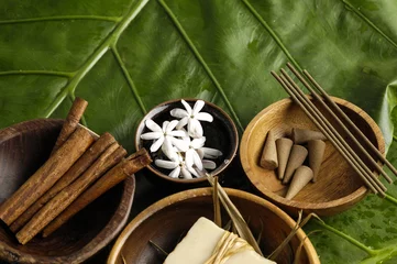 Rolgordijnen Health spa with green leaf © Mee Ting