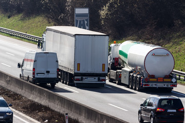 Lastwagen auf der Autobahn