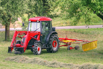 Obraz premium red tractor