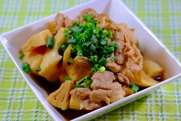 鶏と筍の煮物