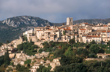Fototapeta na wymiar Blick auf das Dorf St. Jeannet