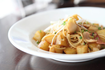 spaghetti with soy sauce
