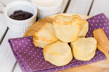 bear shape scone and jam
