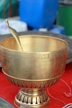 bowl vintage copper sold in the market.