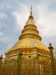Gold pagoda, Phra That Hariphunchai
