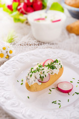 New potatoes with spring curd