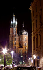 Fototapeta na wymiar Stary kościół w Krakowie w nocy