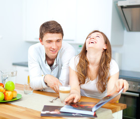 paar in der k&uuml;che