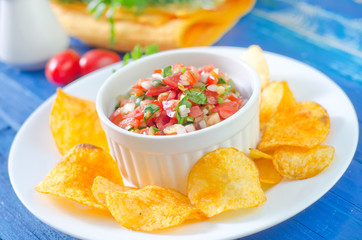 nachos with salsa