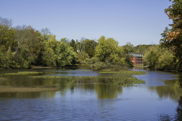Fototapeta na wymiar Jesień w Canal Delaware i Raritan - pozioma