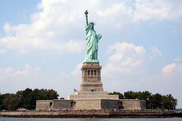 Obraz premium Statue of Liberty Seen from the Water