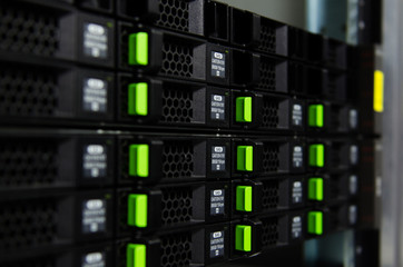 Array disk storage in data center